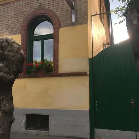 Apartmán Mora Apartmanhaz