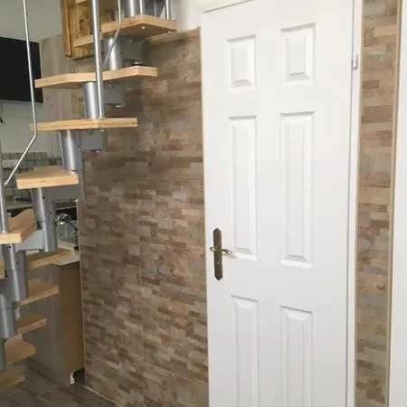 Διαμέρισμα Mora Apartmanhaz Kiskunfélegyháza