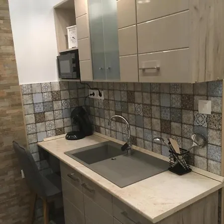 Апартаменты Mora Apartmanhaz Кишкунфеледьхаза
