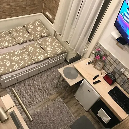 Апартаменты Mora Apartmanhaz Кишкунфеледьхаза