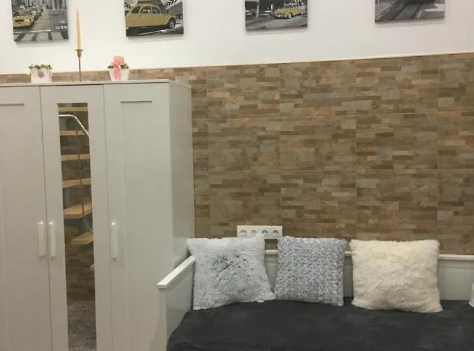 Mora Apartmanhaz *