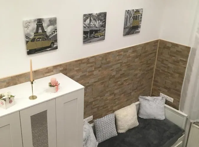 Mora Apartmanhaz Apartament *
